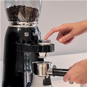 آسیاب قهوه 150 وات 350 میلیلیتر اسمگ مدل CGF11 V99