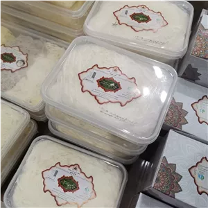 پشمک متوسط در ظرف پلاستیکی 