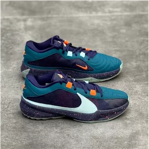 کتونی بسکتبال والیبال نایک زوم فریک Nike Zoom Freak 5