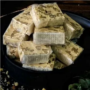 نوقا رژیمی، با مغز گردو، بدون شکر و مواد نگهدارنده
