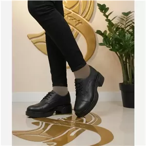 کفش طبی زنانه مدل المیرا کلاسیک رویه چرم صنعتی زیره pu مشکی