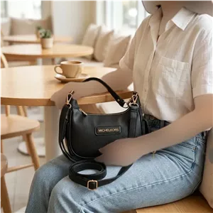 کیف مایکل کورس مشکی شرانگ خارجی فری سایز یراق طلایی دسته چرم آستر ساتن