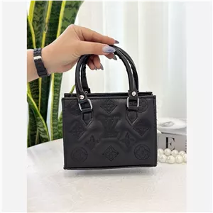 کیف زنانه دسته دار طرح ال وی 