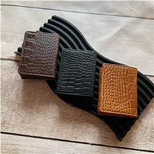 کیف جاکارتی اسپرت دو برگ کرو چرم طبیعی گاوی 12 جای کارت 