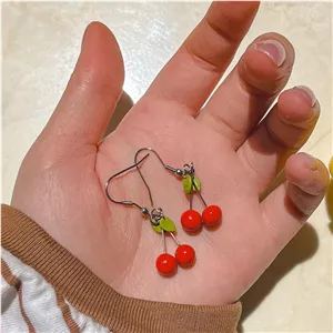 گوشواره گیلاس آلبالو ترند سفارشی سازی گوشواره زیبا و ترند آلبالو 