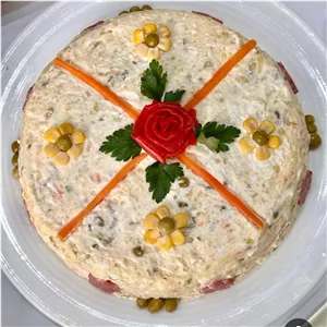 سالاد الویه مرغ و ژامبون خونگی(یک کیلویی)