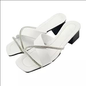 صندل زنانه 2094.1 دمپایی روفرشی مجلسی شیک پی وی سی پاشنه  دخترانه دخترونه زنونه سفید نگین هدیه کادو کادویی 5 سانت چرم 