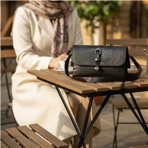 کیف دوشی سگک دار،جنس نانسی و لیزارد،ابعاد 24در 14