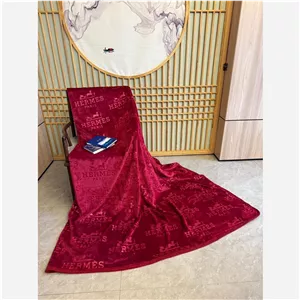 پتو مسافرتی وارداتی دونفره تراکم بالا طرح هرمس