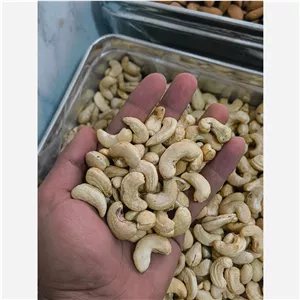 بادام هندی خام اعلا سایز درشت(1000گرمی)پس کرایه