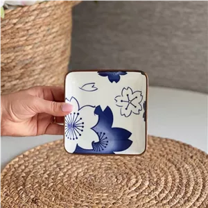 پیش دستی مربع چینی طرح گل ابی