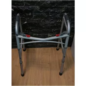 واکر تاشو ساده بدون چرخ آلومینیومی با قابلیت تنظیم ارتفاع
