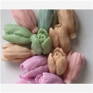 شمع غنچه گل لاله بسته