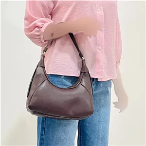 کیف دستی و دوشی زنانه مدل قایقی زارا کد 1416 جنس چرم مصنوعی
