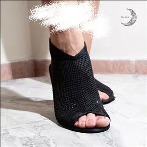 پاپوش نگین پراکنده مشکی طرح حصیری