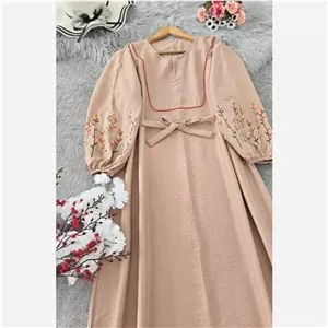 کفتان گلدوزی نرگسی جنس بابوس فری سایز رنگ نسکافه ای و زرشکی