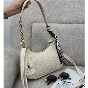 کیف دوشی زنانه مدل ال وی هلالی برجسته کد11