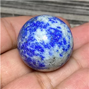 گوی سنگ طبیعی لاجورد بسیار زیبا و خاص کد7589