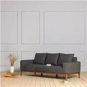مبل راحتی سه نفره با روکش پارچه و پایه چوب مدل پارمیس به همراه 4 کوسن