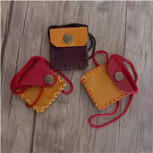 گردنی چرمی و کیف دعا چرم طبیعی دو رنگ