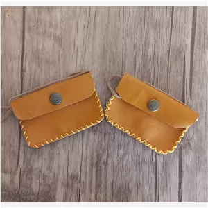  گردنی چرمی و کیف دعا چرم طبیعی زرد تیره