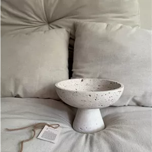ظرف پذیرایی سنگی پایه دار