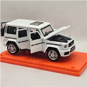 ماکت ماشین ناب سل مدل بنز جی کلاس فلزی چراغدار موزیکال کد BENZ G- CLASS NAAB002 به همراه استند