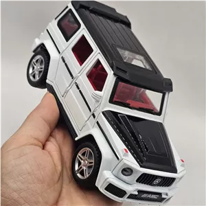 ماکت ماشین ناب سل مدل بنز جی کلاس فلزی چراغدار کد BENZG CLASS NAAB003 به همراه استند