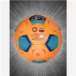 توپ فوتبال دست دوز مخصوص چمن DERBYSTAR