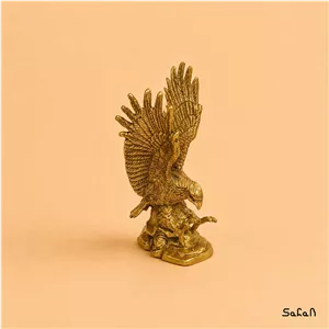مجسمه برنجی عقاب بال باز