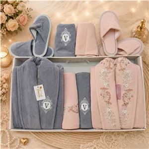 سرویس حوله 10 تیکه Ventura گلدوزی شده (طوسی صورتی) مخصوص عروس و داماد
