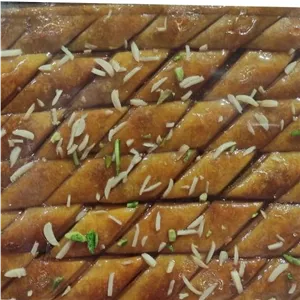 باقلوا یزدی فلزی با خلال بادام، 900 گرم