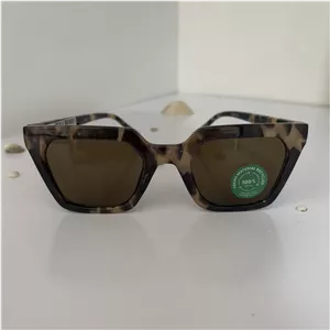 عینک آفتابی .عینک زنانه .دخترانه ترند طرح پلنگی. با فریم گربه ای لنزuv400طرح پلنگی ترندسال