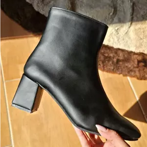 بوت زنانه کلاسیک