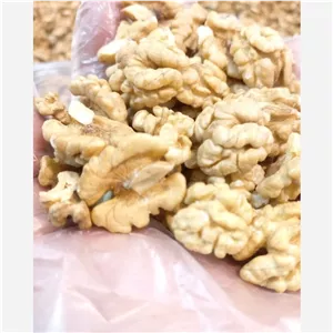 گردو کاغذی سفید