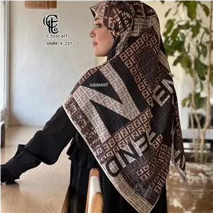روسری مجلسی نخی طرح فندی کرم مشکی قهوه ای قواره بزرگ 140 سانتی متر