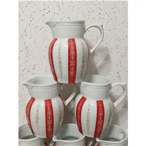 پارچ چینی گل قرمز طرح دار