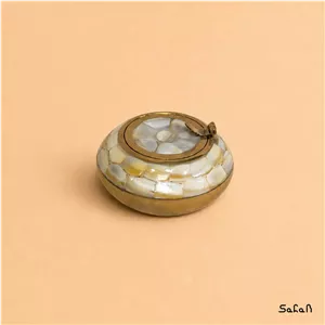 زیرسیگاری برنج و صدف در دار