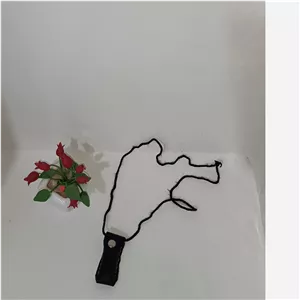 جا دعا گردنبندی استوانه چرمی دکمه دار