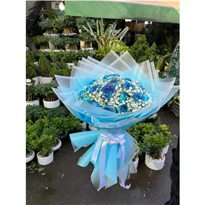 دسته گل رزطبیعی آبی و ژیپسوفیلا 20شاخه