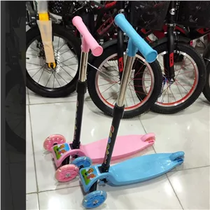 اسکوتر بچه گانه دو رنگ آبی صورتی