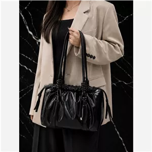 کیف زنانه وارداتی مستر CHARLES . KEITH