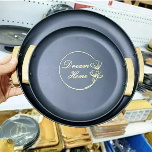 سینی فلزی گرد دسته چوبی
