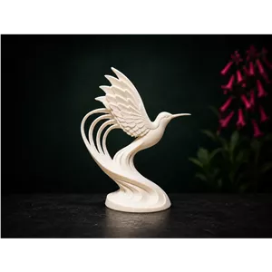 مجسمه مرغ مگسخوار در پرواز؛ دکور هنری و ظریف پرنده