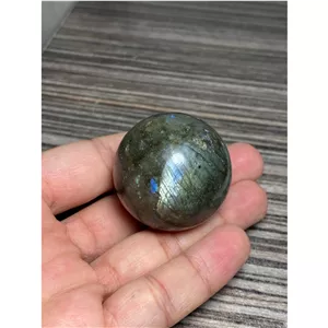 گوی سنگ لابرادوریت زیبا و پر تلالو کد 7828