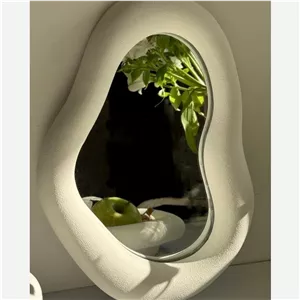 آینه ی دفرمه 