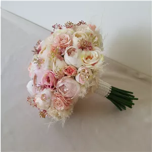 دسته گل عروس با تم گل بهی