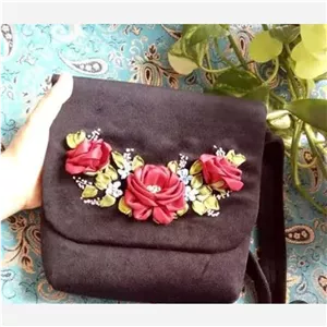 کیف دوشی روباندوزی شده