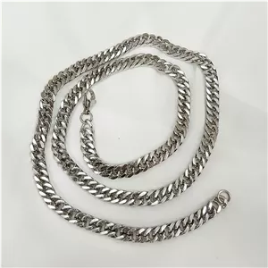 زنجیر مردانه کارتیر استیل رنگ ثابت خاص و شیک درجه یک جنس استیل رنگ ثابت 