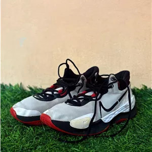 40. کتونی اورجینال بسکتبال و والیبال Nike renew